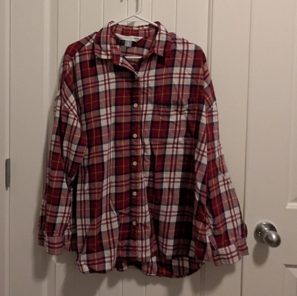 3 For $18 Old Navy Burgundy Plaid Boyfriend Shirt - Picture 1 of 4
